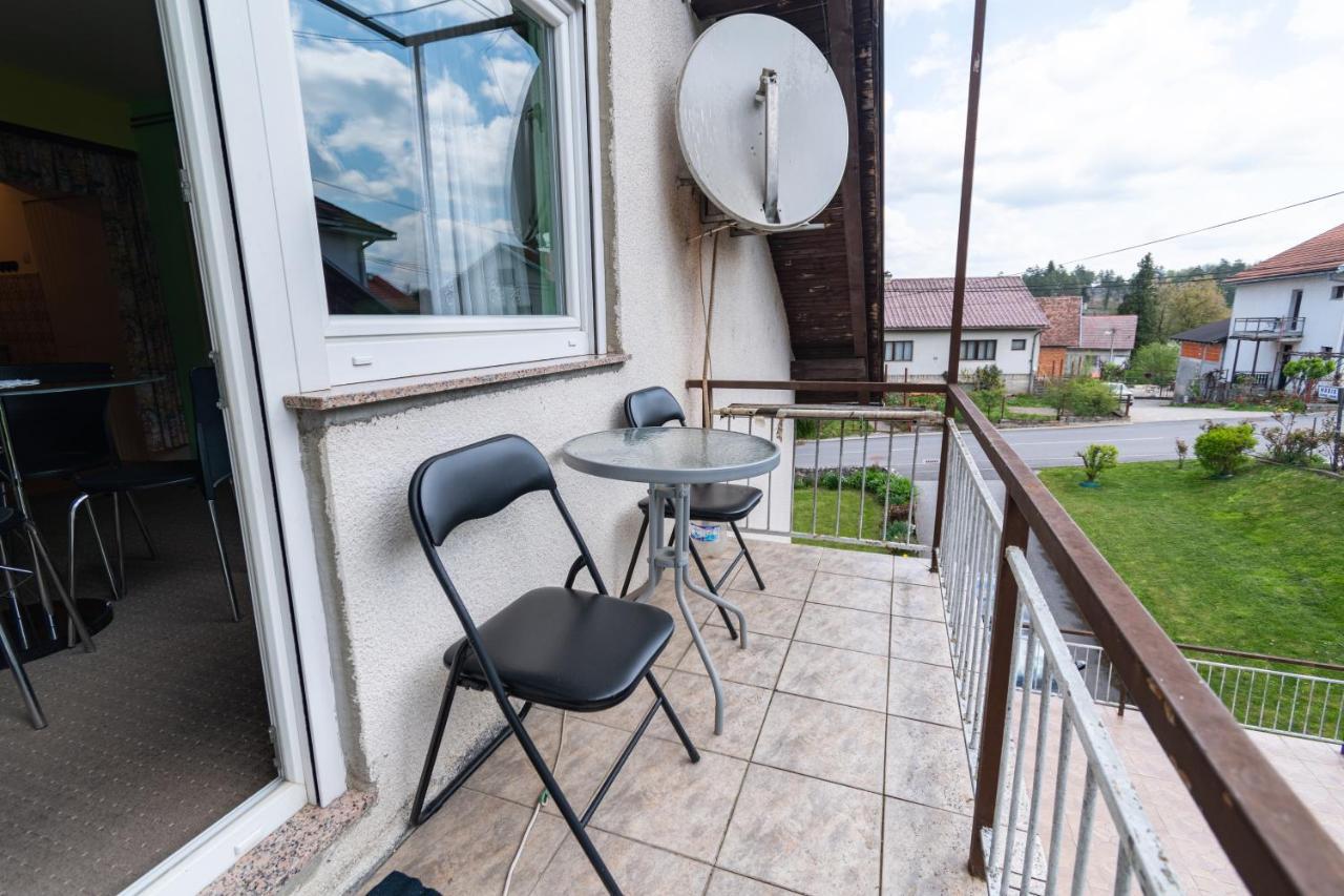 Apartments With A Parking Space Slunj, Plitvice - 18152 Εξωτερικό φωτογραφία