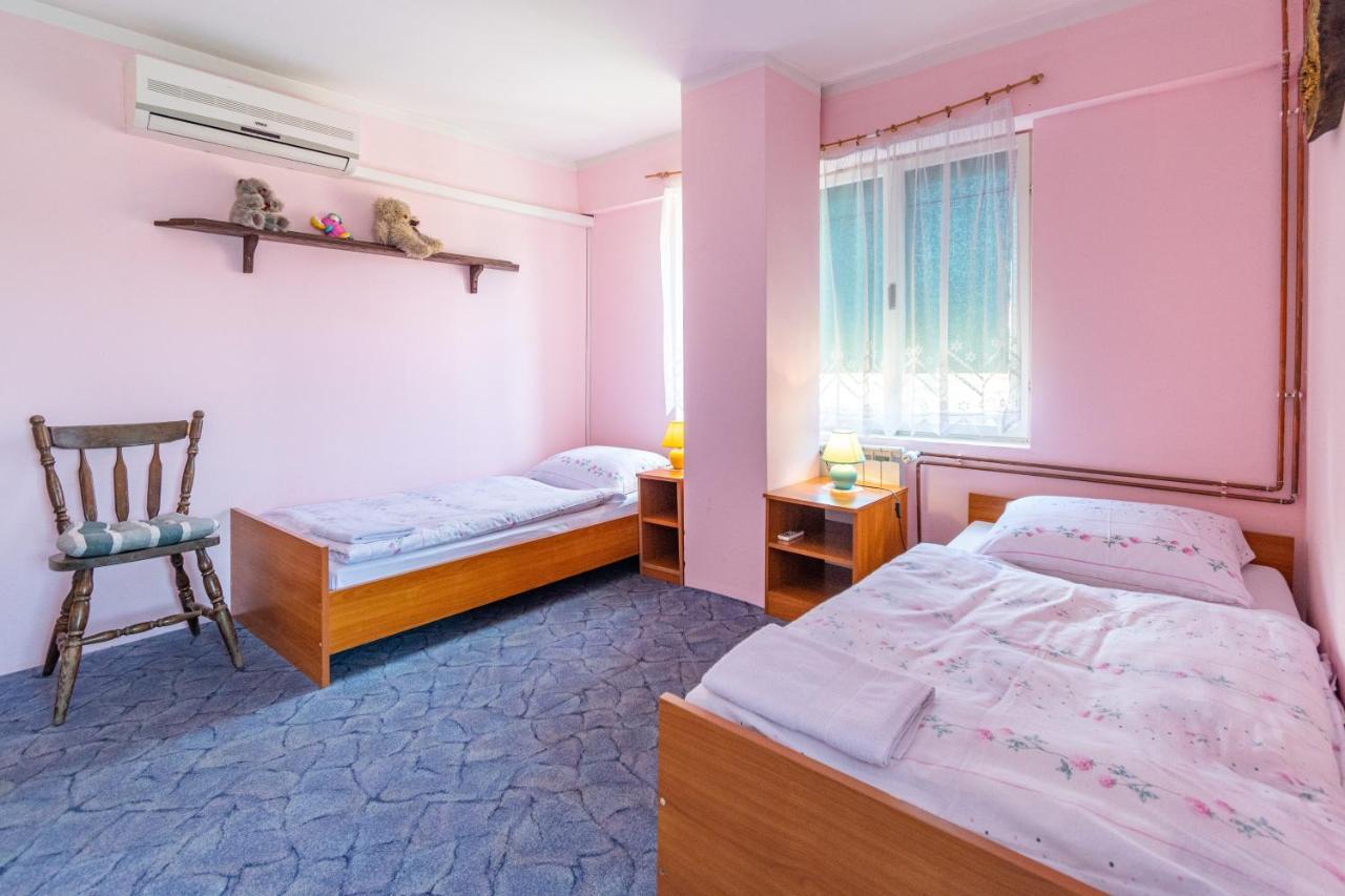 Apartments With A Parking Space Slunj, Plitvice - 18152 Εξωτερικό φωτογραφία
